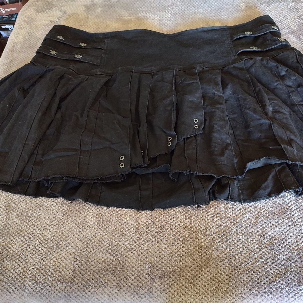 Tripp NYC 4X black mini skirt with distressed hem and skulls.  *Rare*